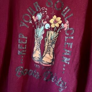 Time and Tru Burgundy Graphic Long Sleeve Tee